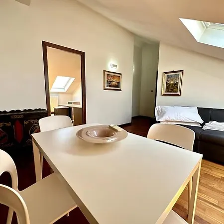 Elegante Attico Bilivello Con Vista Sulla Mole Apartamento Turín